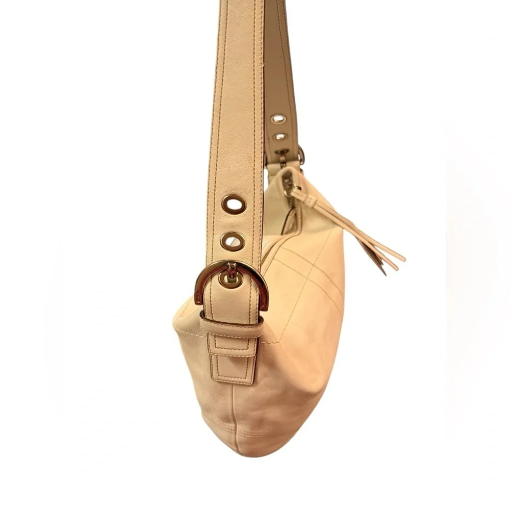 Coach Leather 8A03 Shoulder Bag in Bone With Silver Hardware